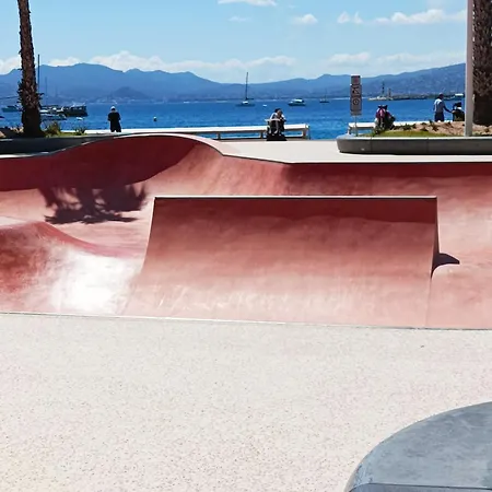 Le Salvator * Канны